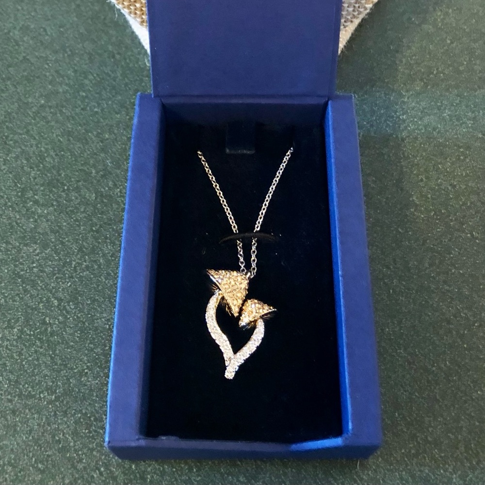 EUC Swarovski Mushroom 🍄 Necklace